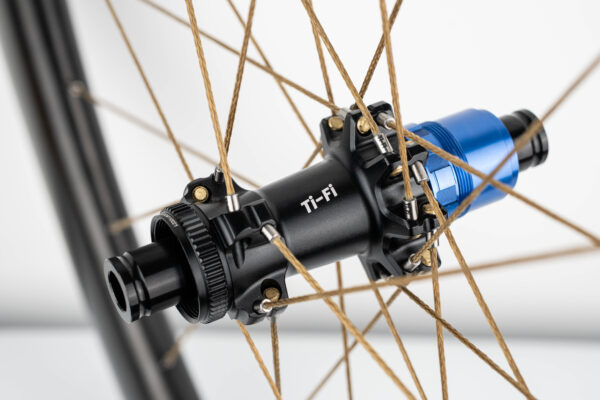 GOOSYNN Race Pro Hub_Rear Hub_Ti-Fi Logo